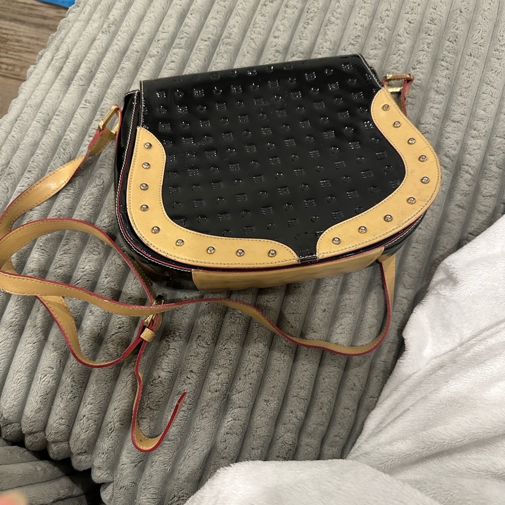 Arcadia Women's Italy Patent Leather Flap Shoulder/Crossbody Bag